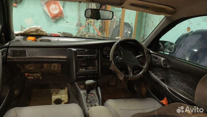 Toyota Caldina 2.0 AT, 1995, битый, 100 000 км