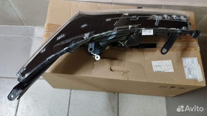 Фара левая Corolla E160, E170