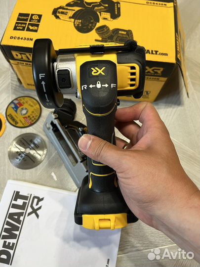 Мини Ушм Dewalt DCS438