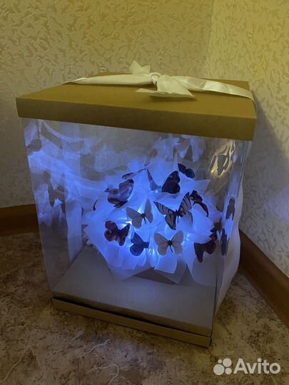 Букет из бабочек в коробке