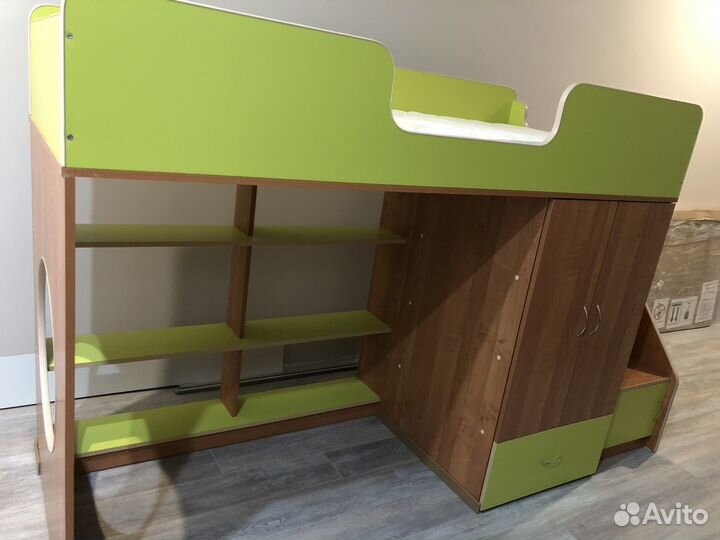 Кровать чердак с комплектом мебели