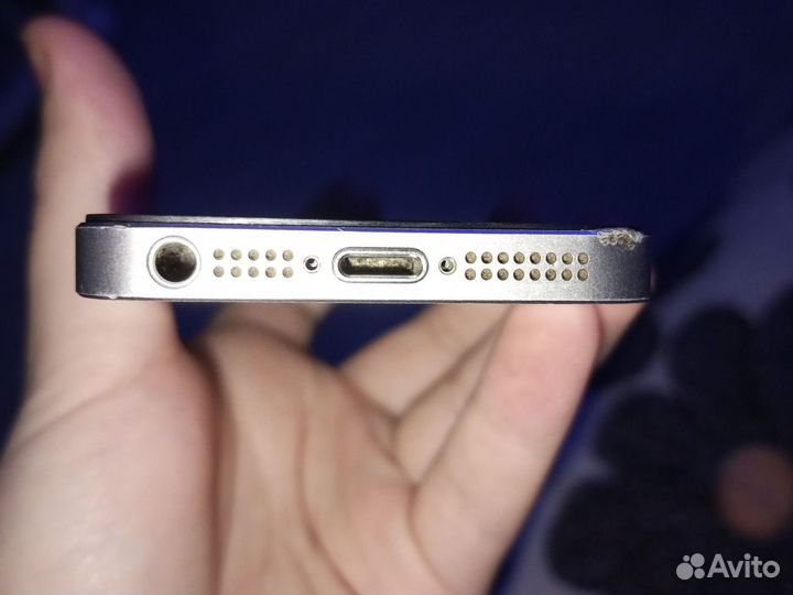 iPhone SE, 32 ГБ