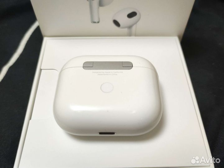 Зарядный кейс для airpods 3