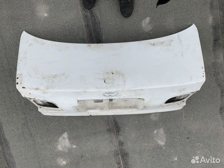 Toyota corolla 114 крышка багажника