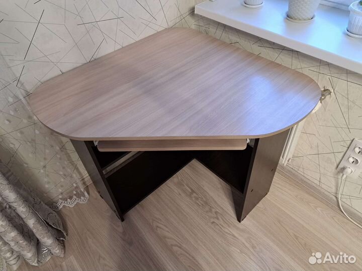 Угловой компьютерный стол бу