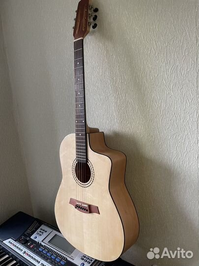Акустическая гитара