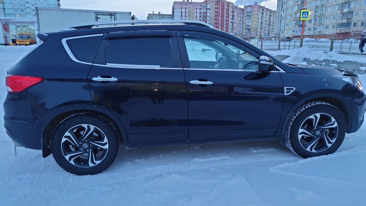 Dongfeng AX7: фото владельца