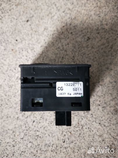 Кнопка стеклоподъемника Опель Астра Н Opel Astra H