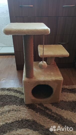 Домик для кошки с когтеточкой и лежанкой