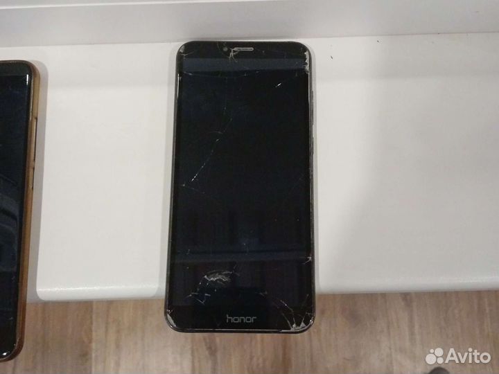 Телефон honor 7а pro