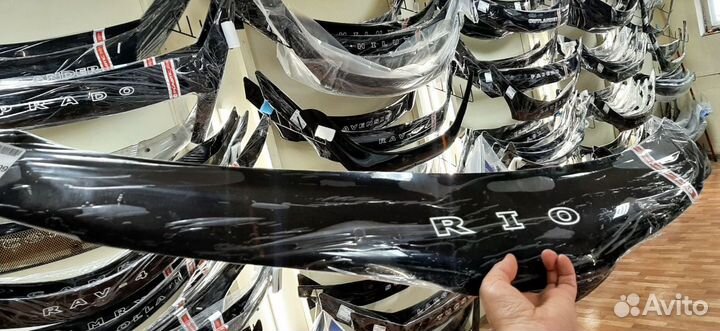 Дефлектор капота мухобойка