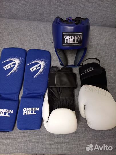 Перчатки, шлем и защита