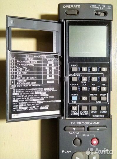 Пульт видеомагнитофона Hitachi VT-RM598EM