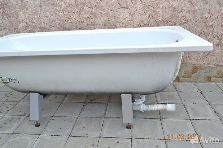 Ванная стальная и Раковина с тюльпаном