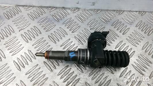 Форсунка дизельная skoda octavia A5 (XBN18AL04)