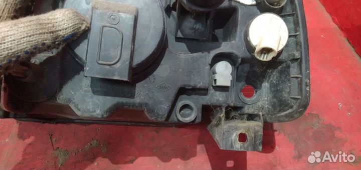 Рено логан фара правая фаза 1