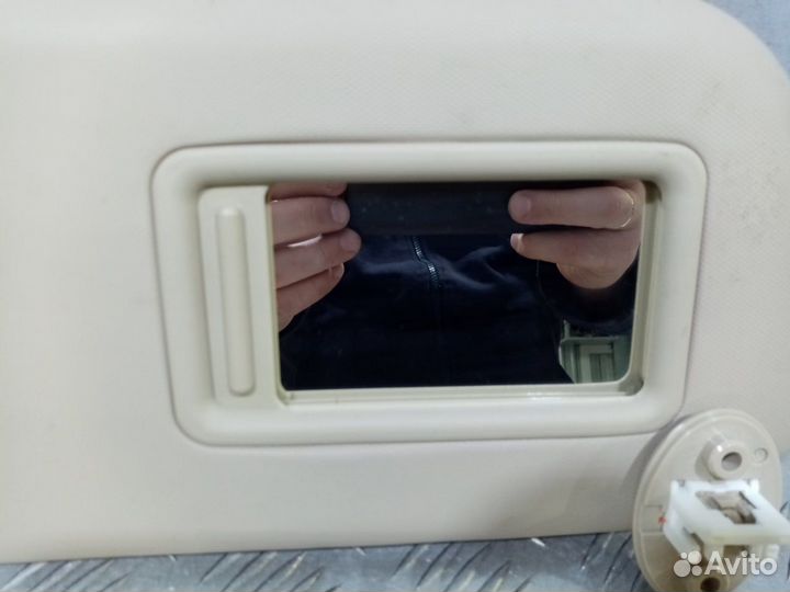 Б/У Козырёк солнцезащитный левый#001