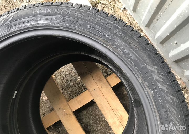 Nokian Tyres Hakkapeliitta R5 SUV 285/40 R21 109T
