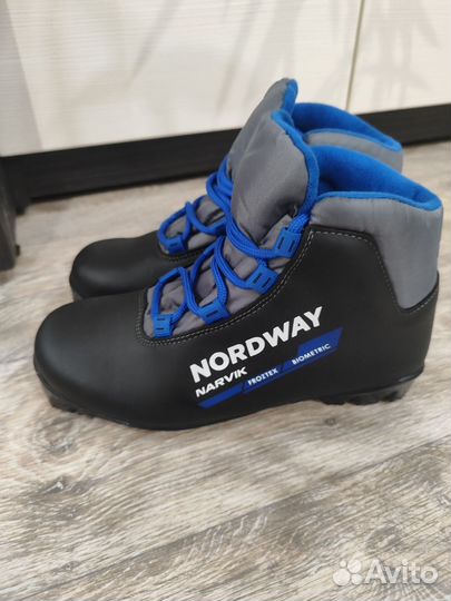 Лыжные ботинки