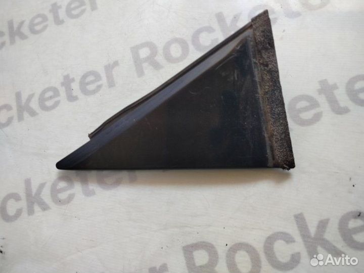 Уголок двери задний левый Nissan Fuga 2006