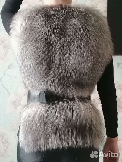Меховая жилетка из песца