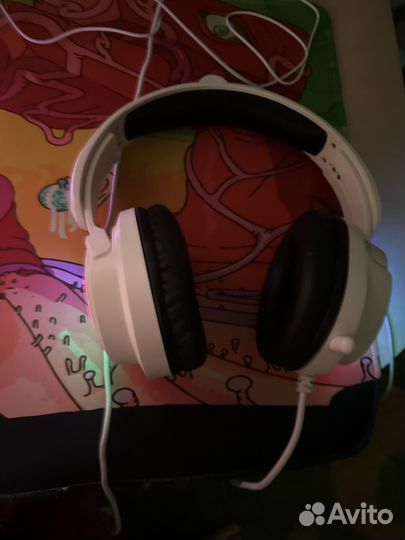 Игровые наушники белые