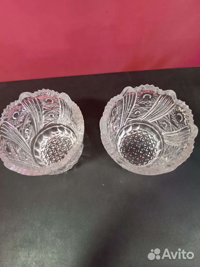 Хрустальные вазы. Цена за обе