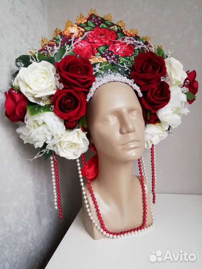 Кокошник с цветами