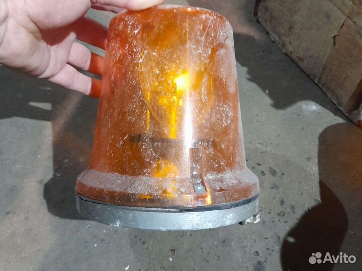 Проблесковый маяк желтый