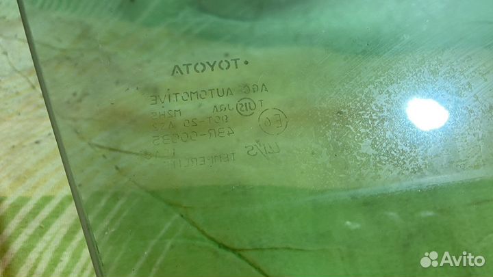 Стекло переднее правое Toyota Camry