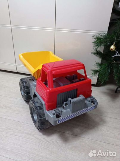 Игрушка грузовик