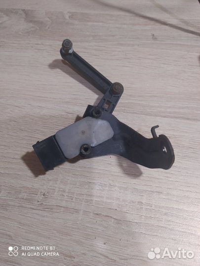 Датчик высоты дорожного просвета задний левый Bmw