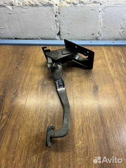 Педаль тормоза Vortex Estina седан 1 2010