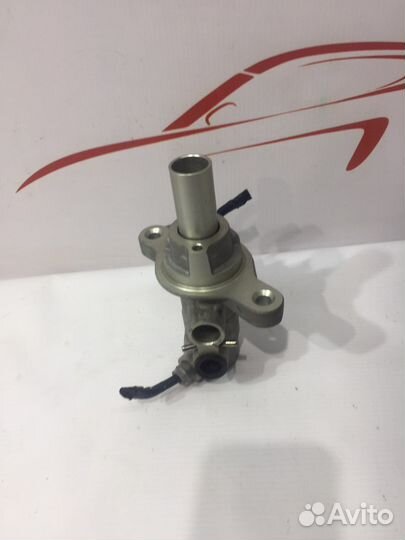 Главный тормозной цилиндр Skoda Octavia A8