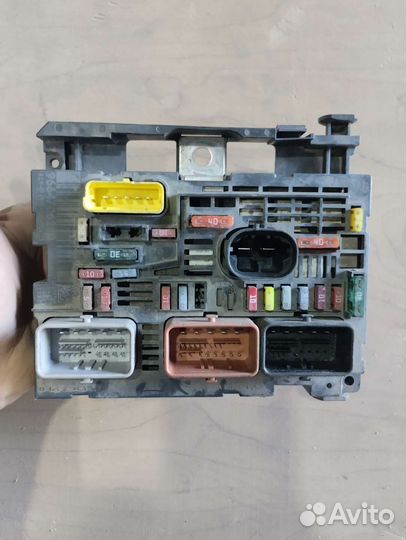 Блок предохранителей BSM R05-00 Peugeot 308