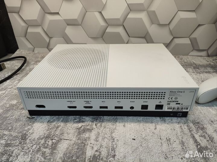 Игровая консоль Xbox One S 500Gb