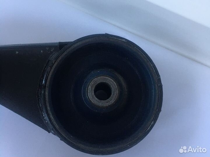 Подушка двигателя camry 50