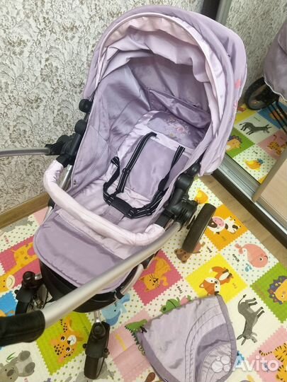 Лёгкая коляска с перекидной ручкой