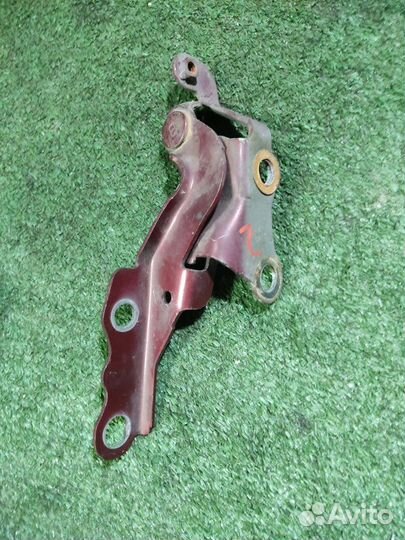 Петля капота правая Toyota Corolla E120