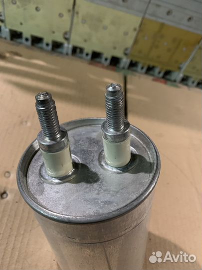 Конденсатор Electronicon 100 мкФ 640V-аc 1000V-DC