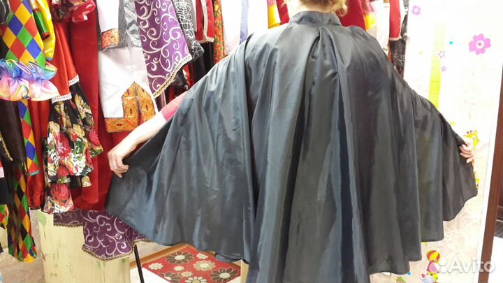 Черный плащ