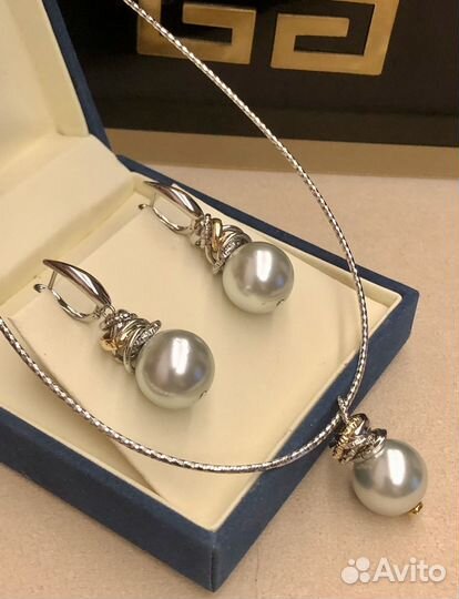 Комплект с крупным нежно- мятным жемчугом