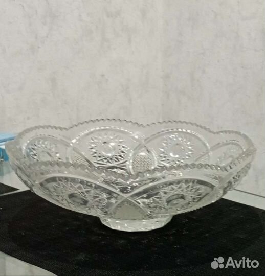 Большая хрустальная ваза