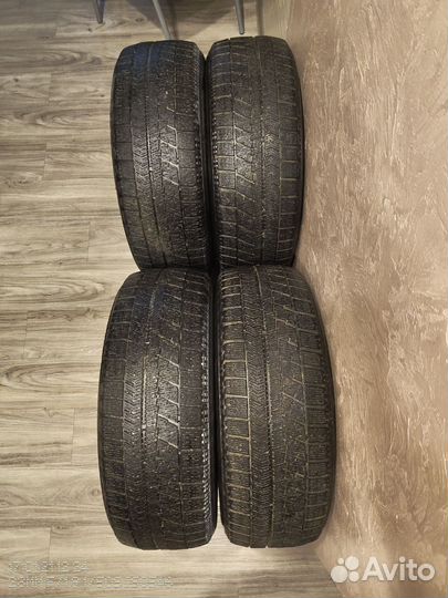 Bridgestone Blizzak VRX 225/60 R17 99Q