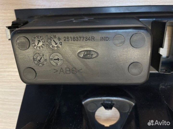 Накладка торпедо LADA X-Ray