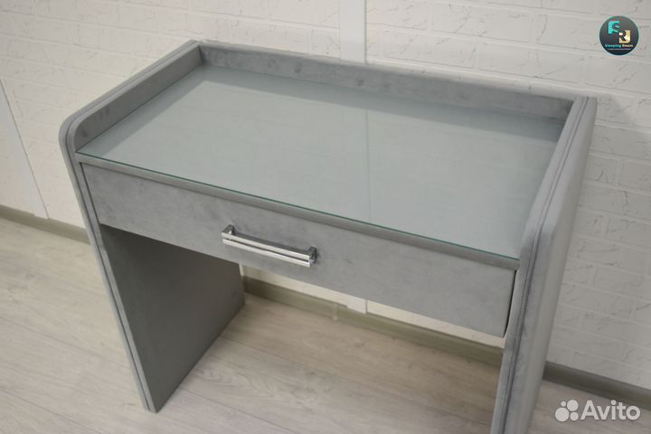 Туалетный столик