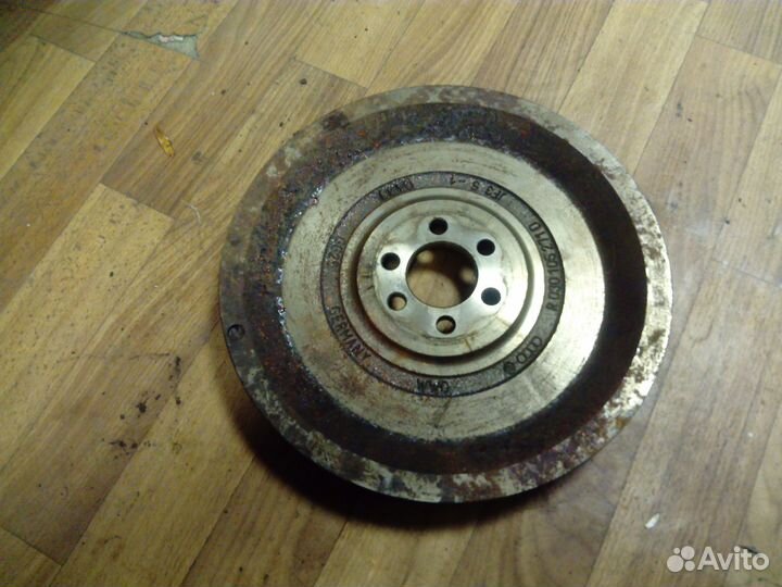 Маховик двигателя Volkswagen Golf V