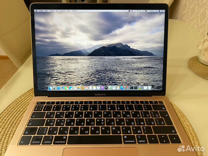Macbook Air 13 2020, 8 GB/256