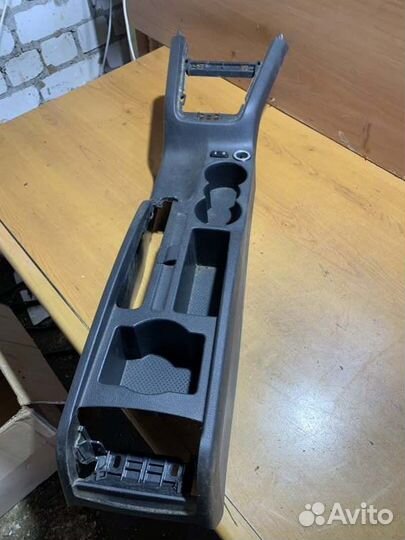 Консоль центральная Skoda Octavia A5 лифтбек BSE