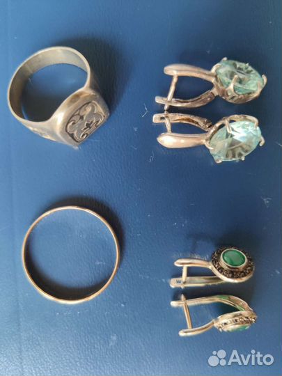 Серебряные серьги и кольца